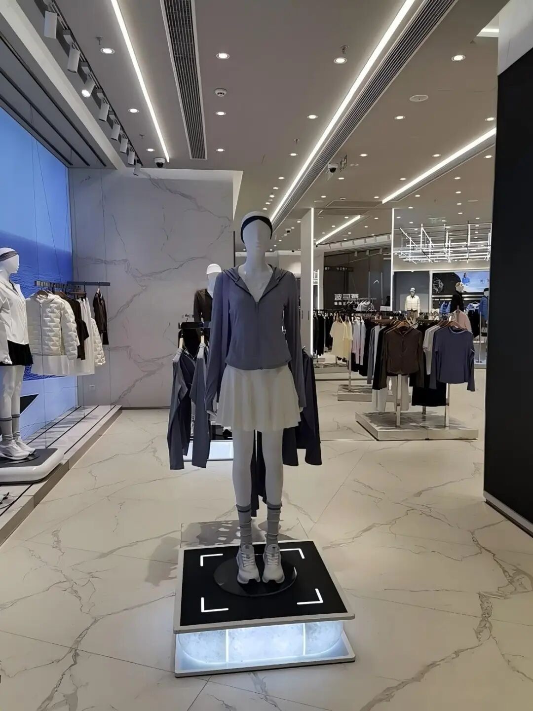 图4 现场照片:店内陈列区落成效果