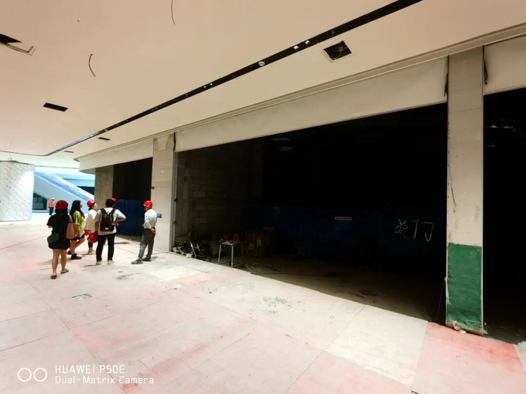 图3 施工前现场照片:原始空间条件